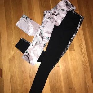 2 pairs of leggings, both size small, never worn